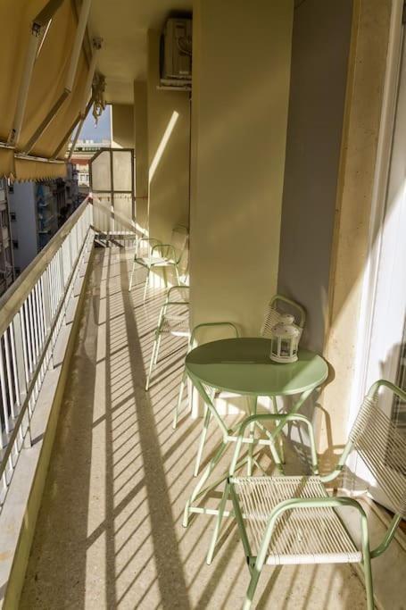 Apartment In The Heart Of The City アテネ エクステリア 写真