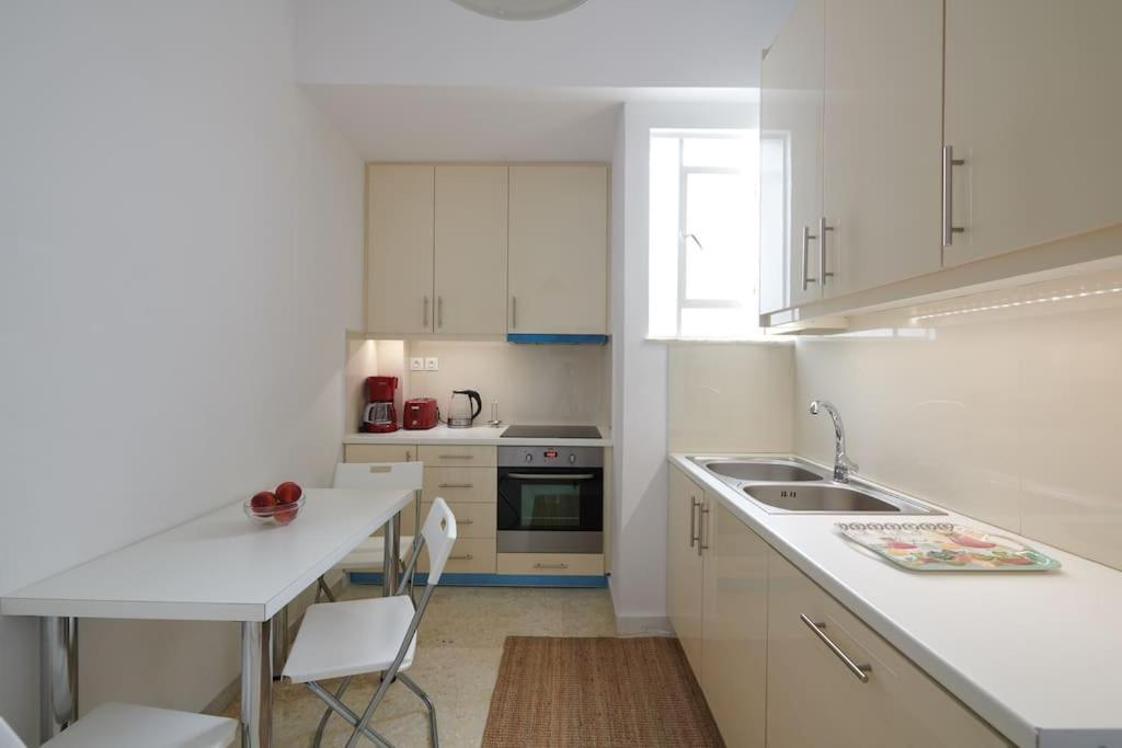Apartment In The Heart Of The City アテネ エクステリア 写真